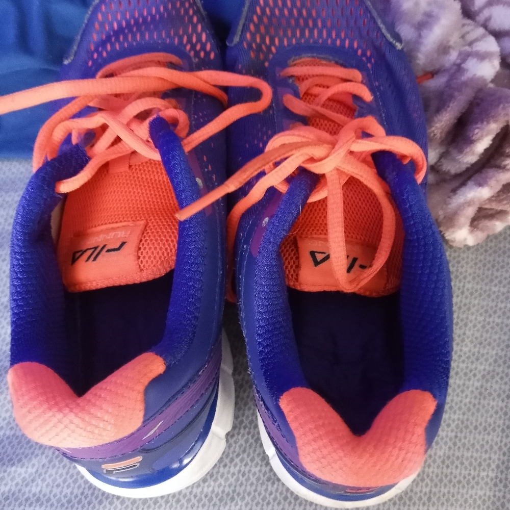 Woman's walking shoes